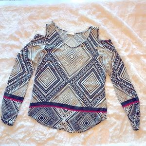 Small geometric cold shoulder long sleeve shirt
